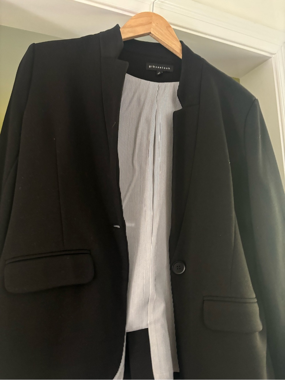 Gibsonlook Black Women's Single-Button Blazer